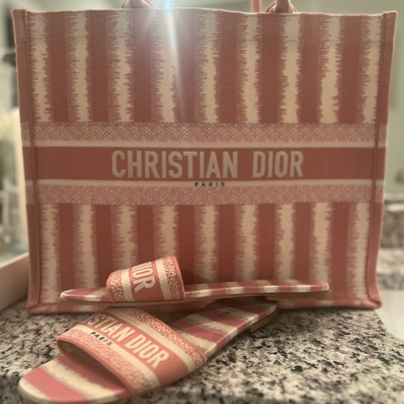 Large Dior pink book tote - Picture 7 of 8